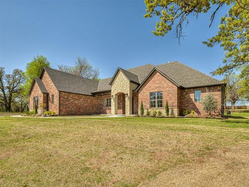 1055 Lucas Way, Newcastle, OK, 73065 | Card Image