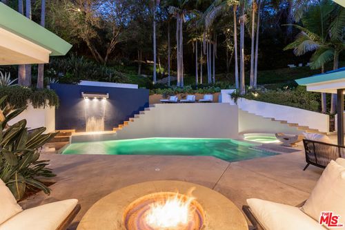 2034 Outpost Dr, Los Angeles, CA, 90068-3726 | Card Image