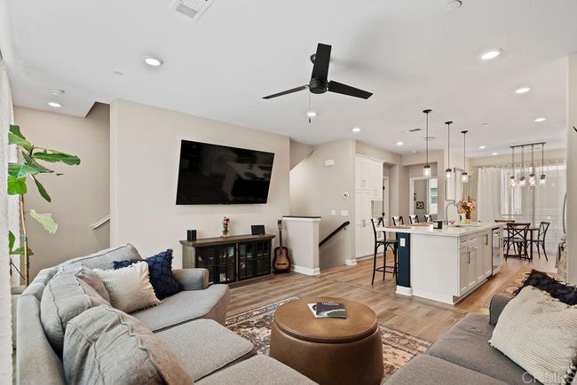 UNIT-4 - 1840 Mint Ter, Condo with 3 bedrooms, 4 bathrooms and 2 parking in Chula Vista CA | Image 8