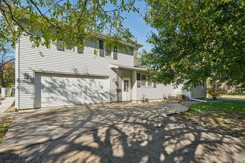 702 10th Ave, Sully, IA, 50251-1057 | Card Image