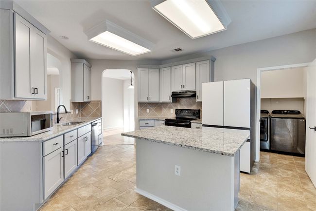 6305 Roseborough Dr, House other with 4 bedrooms, 3 bathrooms and 4 parking in Austin TX | Image 4