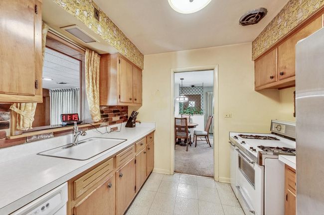 9 W Leon Ln, House other with 3 bedrooms, 1 bathrooms and null parking in Prospect Heights IL | Image 7