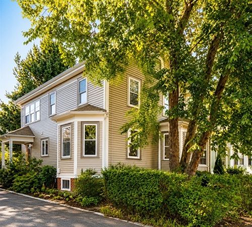 217 4th St, Providence, RI, 02906-3752 | Card Image