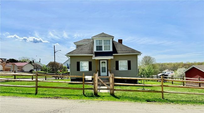 901 Market St, House other with 3 bedrooms, 1 bathrooms and 2 parking in Scottdale PA | Image 4