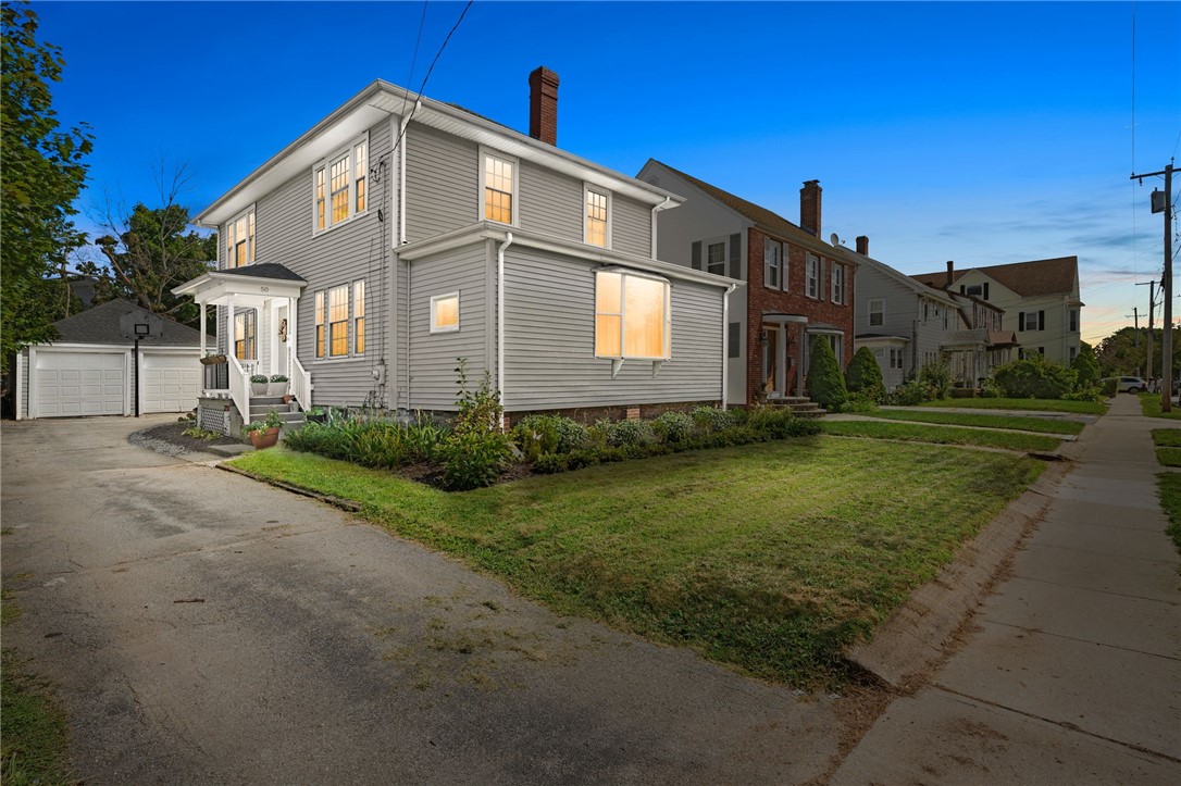 Grosvenor Ave, East Providence, RI 02914