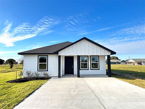 688 Swallow Dr, Palacios, TX, 77465 | Card Image