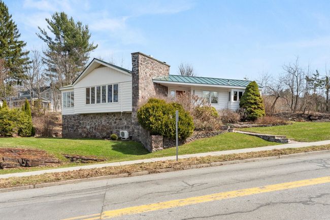 68 Ledge Rd, House other with 2 bedrooms, 2 bathrooms and null parking in Burlington VT | Image 4
