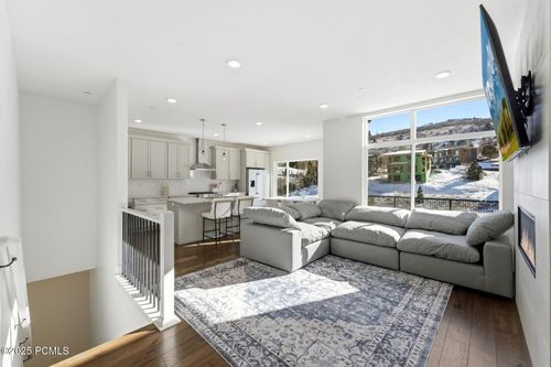 8216 N Toll Creek Ln, Park City, UT, 84098-1422 | Card Image