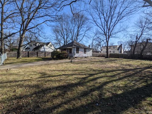 5c-76 Cumberland Ave, Roosevelt, NY, 11575-2463 | Card Image