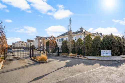 72-72 Island Pt, Bronx, NY, 10464-1477 | Card Image