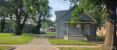2325 E 25th St, Granite City, IL, 62040-5504 | Card Image