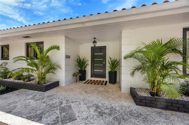 2325 Alhambra Cir, House other with 4 bedrooms, 3 bathrooms and null parking in Coral Gables FL | Image 4