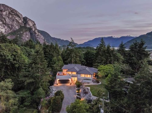 38243 Vista Cres, Squamish, BC, V8B0X6 | Card Image