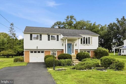 548 Fairhill Dr, SOUTHAMPTON, PA, 18966-1457 | Card Image