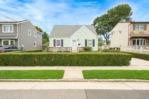 65 5th Street, North Hempstead, NY, 11040 | Card Image