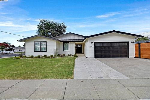 3912 Yale Way, Livermore, CA, 94550-3660 | Card Image
