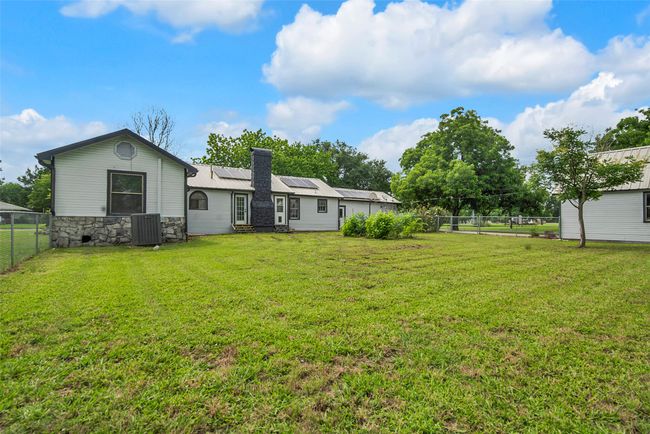 820 Lipscomb St, House other with 3 bedrooms, 2 bathrooms and null parking in Bonham TX | Image 5