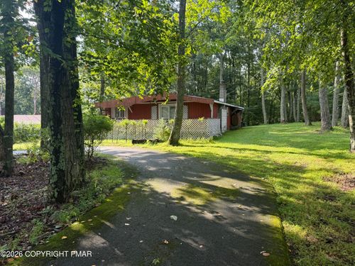 1222 Valley Dr, East Stroudsburg, PA, 18302-6910 | Card Image
