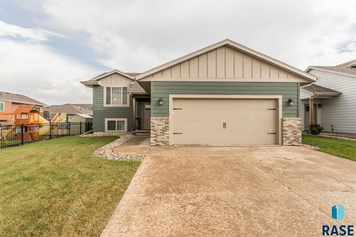 2804 S Richie Dr, Sioux Falls, SD, 57106-7306 | Card Image