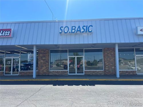8974 Jennings Station Rd, Jennings, MO, 63136-5062 | Card Image
