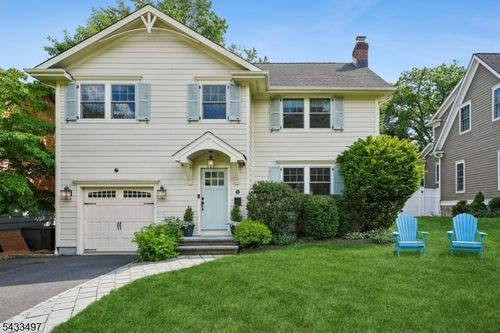 11 Mount Vernon Rd, Montclair, NJ, 07043-2417 | Card Image
