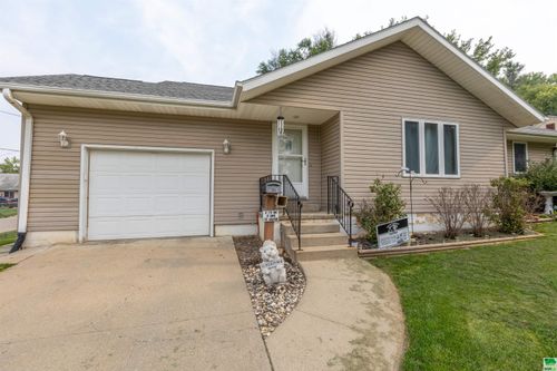 2429 W 5th St, Sioux City, IA, 51103-3321 | Card Image