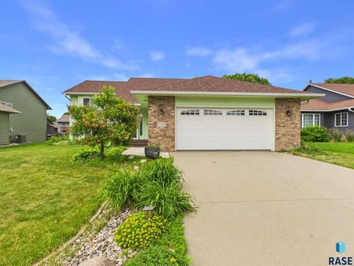 3219 S Grace Ave Avenue, Sioux Falls, SD, 57103 | Card Image