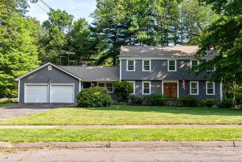 136 Lincoln Dr, Glastonbury, CT, 06033-3080 | Card Image
