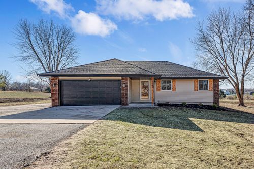 2140 W Homestead Ct, Nixa, MO, 65714-7226 | Card Image