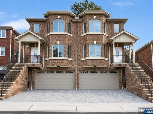 412 9th St, Palisades Park, NJ, 07650-2326 | Card Image