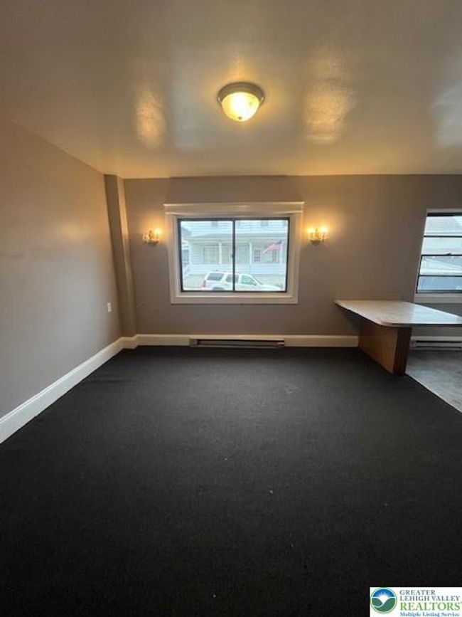 APT-1 - 201 E Kline Ave, Condo with 2 bedrooms, 1 bathrooms and null parking in Lansford PA | Image 5