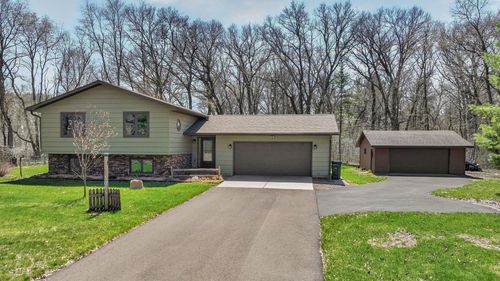 3065 Davis Dr, Eau Claire, WI, 54701-9432 | Card Image