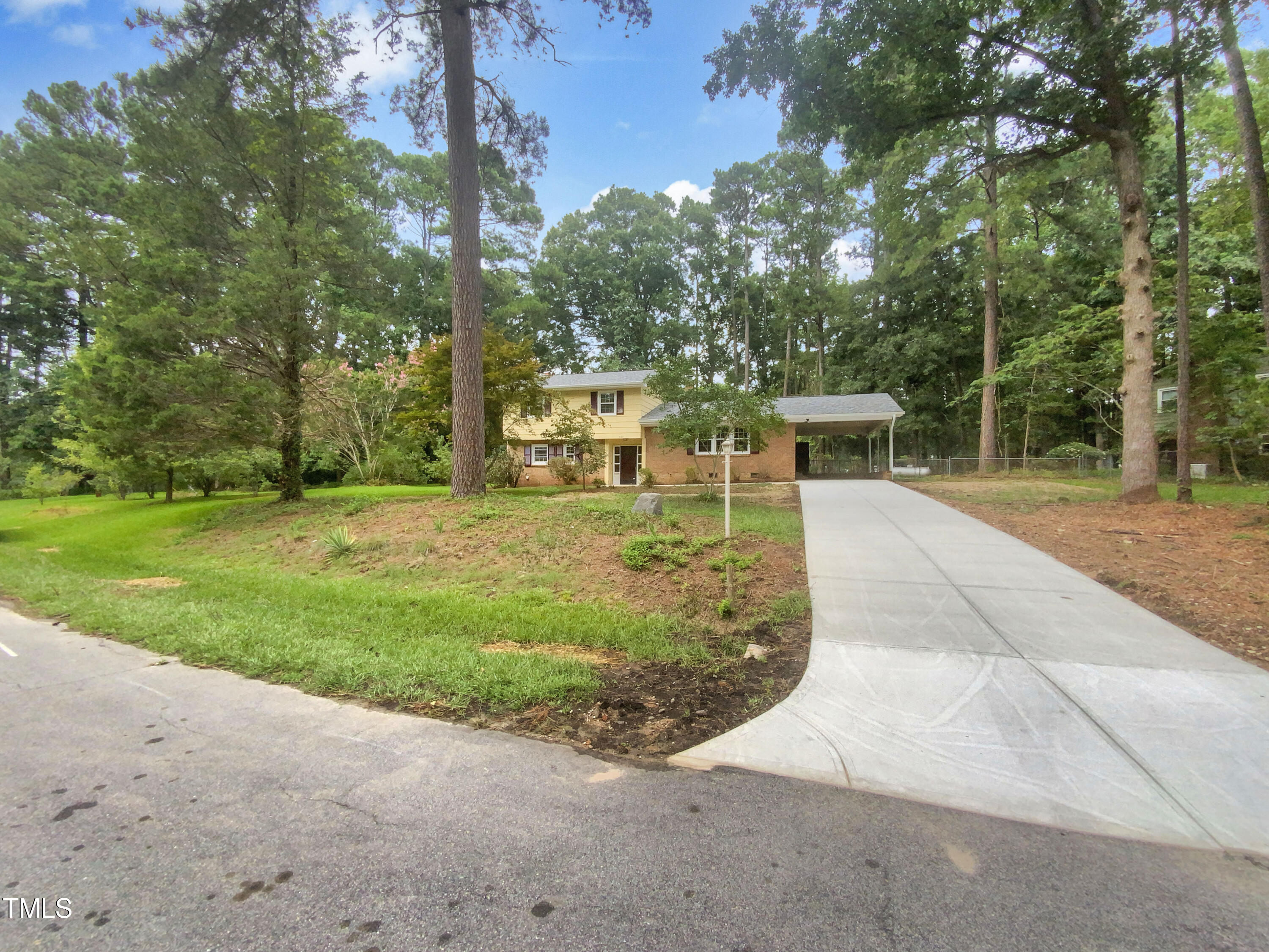 Pine Ave, Raleigh, NC 27603