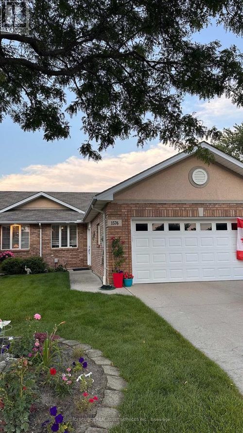 1576 Blue Heron Dr, Windsor, ON, N8P1L6 | Card Image