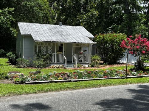 142 Nw 2nd Ave, WILLISTON, FL, 32696-2012 | Card Image