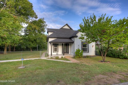 106 S Fox St, Alba, MO, 64830-1019 | Card Image