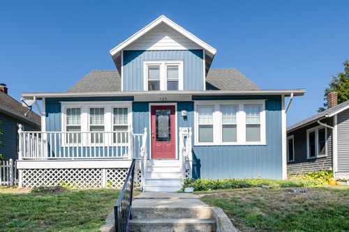 523 Howard Ave, Saint Joseph, MI, 49085-1624 | Card Image