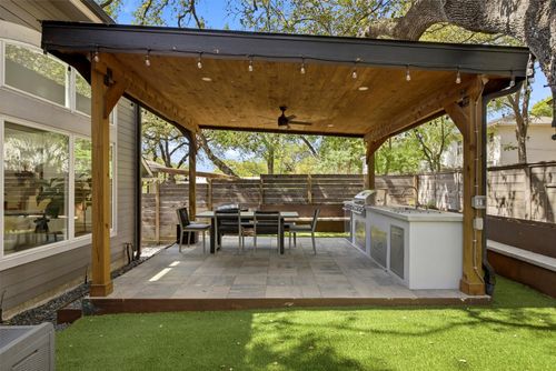 1600 W 39th 1/2 St, Austin, TX, 78756-3807 | Card Image