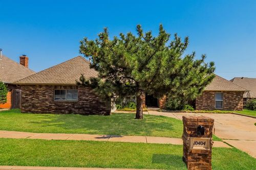 10404 Regent St, Oklahoma City, OK, 73162-6930 | Card Image