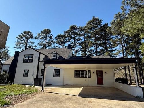 1682 Cunningham Brick Yard Rd, Thomasville, NC, 27360-8239 | Card Image
