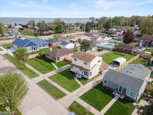 23740 Glenbrook St, Saint Clair Shores, MI, 48082-2502 | Card Image