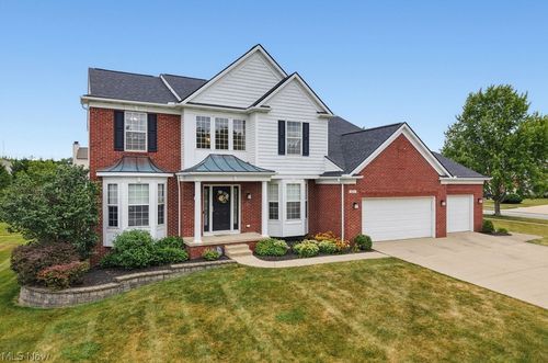 401 Norwich Dr, Broadview Heights, OH, 44147-4243 | Card Image