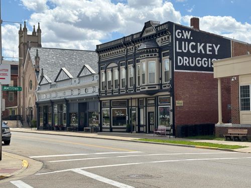 15 S Chillicothe St, South Charleston, OH, 45368-5033 | Card Image