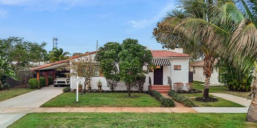 525 Evergreen Dr, Lake Park, FL, 33403-3305 | Card Image