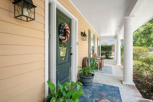 5654 Vicksburg Dr, Baton Rouge, LA, 70817-3133 | Card Image