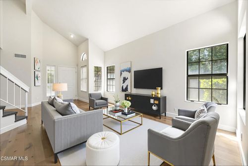 26933 Lost Oak Ct, Calabasas, CA, 91301-5321 | Card Image