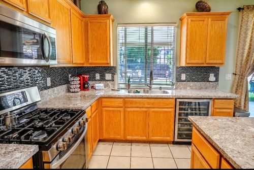 2954 W Delta Ave, Visalia, CA, 93291-8591 | Card Image
