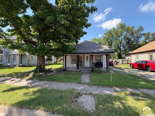 1012 East St, Iola, KS, 66749-3024 | Card Image