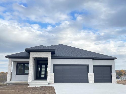 9027 Freedom Cir, Lenexa, KS, 66227-8123 | Card Image