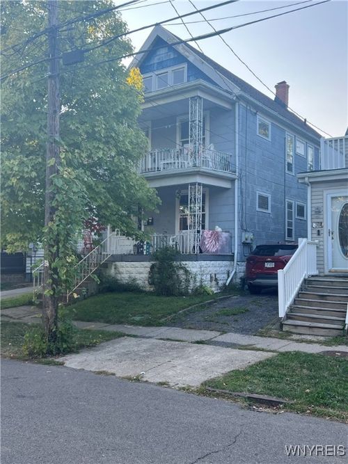 28 Briggs Ave, Buffalo, NY, 14207-1424 | Card Image